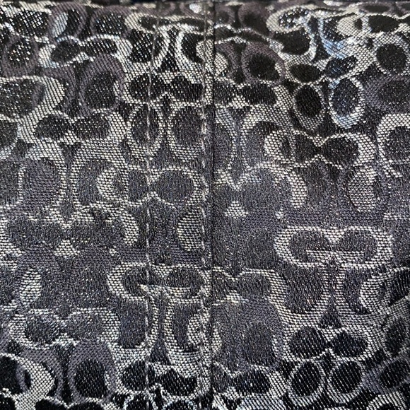 Coach pouchette handbag; ladies handheld purse - Picture 4 of 7